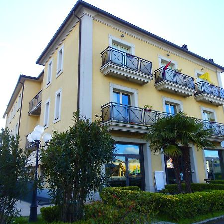 Albergo Sirena Bazzano Екстер'єр фото