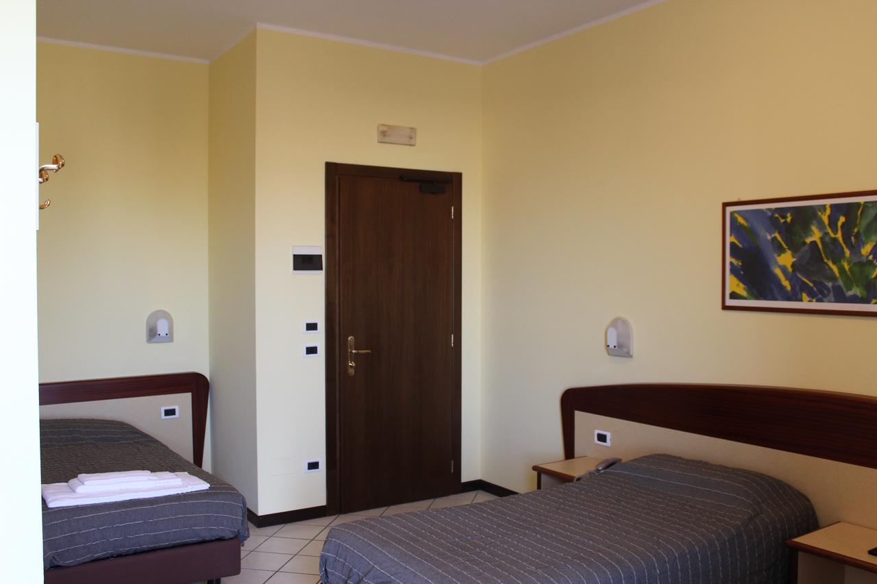 Albergo Sirena Bazzano Екстер'єр фото
